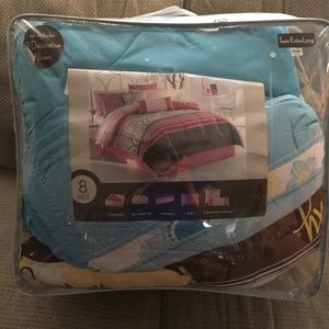 Roxy Twin XL Comforter Set